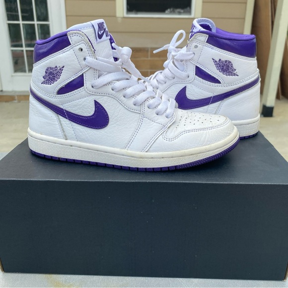Size 6 - Air Jordan 1 OG High Court Purple Women - Picture 3 of 5